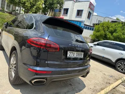 Porsche Cayenne 2016, 156000 км, за 16410.66 USD