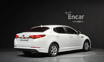 Kia K5 2011, 129070 км, за 2775.02 USD