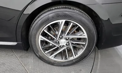 Hyundai Grandeur 2022, 104910 км, за 14303.53 USD