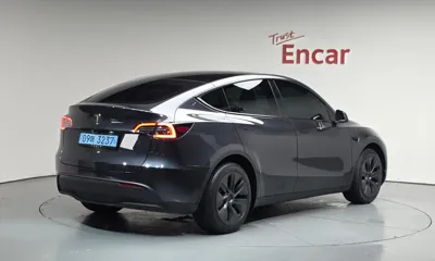Tesla Model Y 2025, 19760 км, за 27898.12 USD