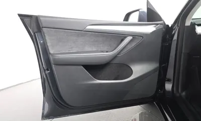 Tesla Model Y 2025, 19760 км, за 27687.31 USD - фото 24