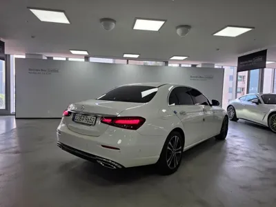 Mercedes-Benz E-Class 2023, 4162 км, за 29967.44 USD