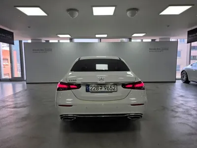 Mercedes-Benz E-Class 2023, 4162 км, за 29967.44 USD