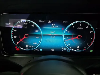 Mercedes-Benz E-Class 2023, 4162 км, за 29967.44 USD - фото 8