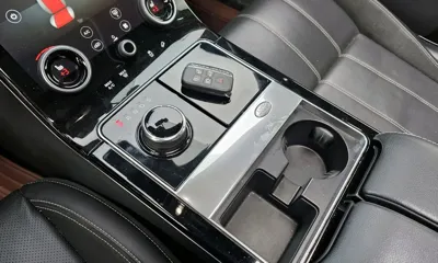 Land Rover Range Rover Velar 2018, 114623 км, за 18434.09 USD - фото 9