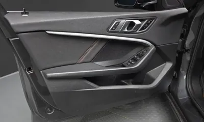 BMW 1-Series 2020, 77466 км, за 12880.57 USD - фото 24