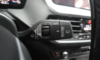 BMW 1-Series 2020, 77466 км, за 12880.57 USD - фото 28