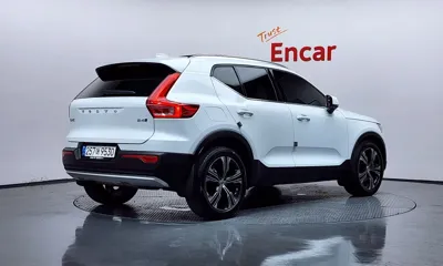 Volvo XC40 2022, 37037 км, за 21322.23 USD