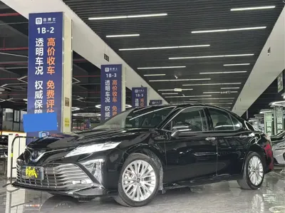 Toyota Camry · 2020 год