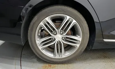 Hyundai Grandeur 2018, 157536 км, за 7922.03 USD