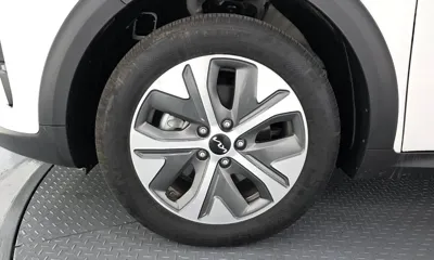 Kia Niro 2023, 24496 км, за 11694.72 USD