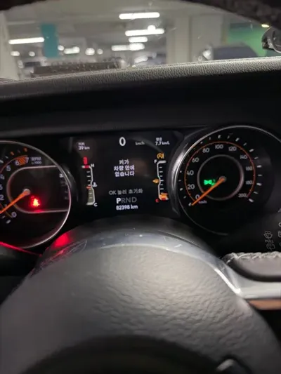 Jeep Wrangler 2021, 83000 км, за 23939.65 USD - фото 8