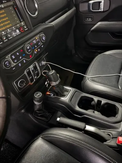 Jeep Wrangler 2021, 83000 км, за 23939.65 USD - фото 9