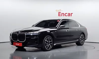BMW 7-Series · 2023 год
