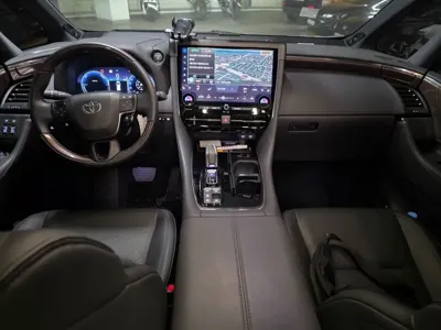 Toyota Alphard 2024, 3752 км, за 72206.91 USD
