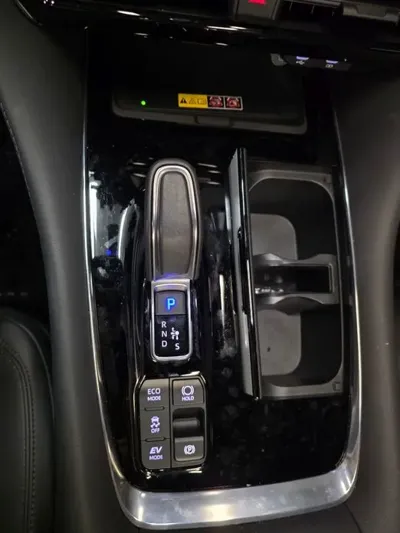 Toyota Alphard 2024, 3752 км, за 72206.91 USD - фото 6