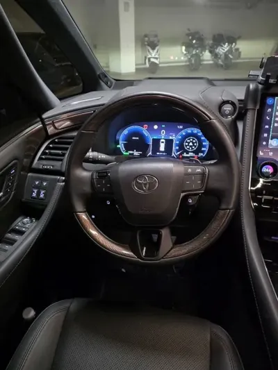 Toyota Alphard 2024, 3752 км, за 72206.91 USD - фото 10