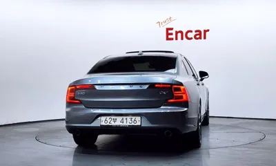 Volvo S90 2017, 136396 км, за 11290.53 USD
