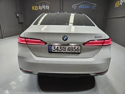 BMW 5-Series 2024, 24047 км, за 33805.96 USD