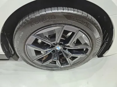 BMW 5-Series 2024, 24047 км, за 33805.96 USD