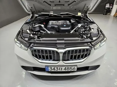 BMW 5-Series 2024, 24047 км, за 33805.96 USD - фото 6