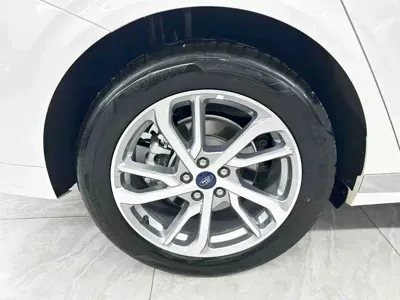 Ford Mondeo 2023, 40000 км, за 13616.22 USD - фото 22