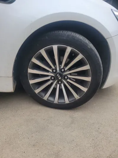 Kia K7 2013, 142994 км, за 3413.42 USD