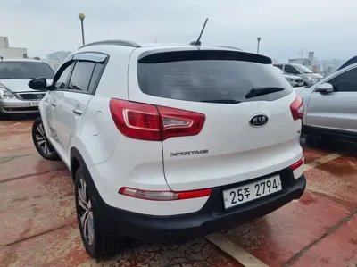 Kia Sportage 2012, 82900 км, за 4755.7 USD