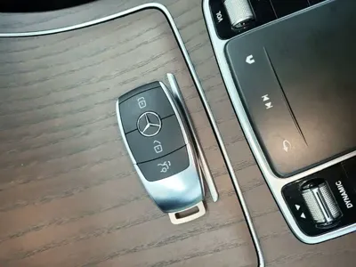 Mercedes-Benz GLC 2022, 75100 км, за 28982.28 USD - фото 9