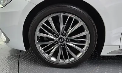 Hyundai Grandeur 2019, 90530 км, за 11655.92 USD