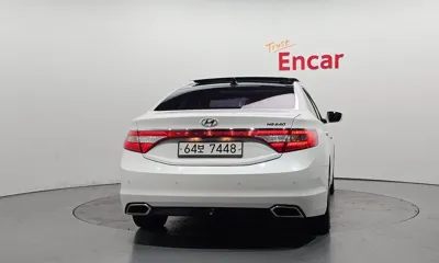 Hyundai Grandeur 2015, 155017 км, за 4875.51 USD