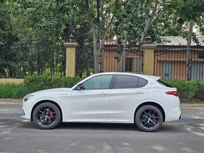 Alfa Romeo Stelvio 2022, 5000 км, за 34480.73 USD