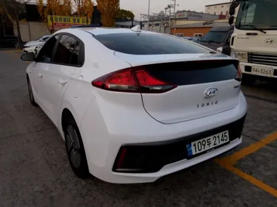 Hyundai Ioniq 2020, 328055 км, за 5714.1 USD