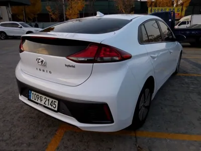 Hyundai Ioniq 2020, 328055 км, за 5714.1 USD