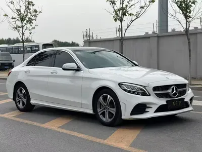 Mercedes-Benz C-Class 2018, 70000 км, за 13112.38 USD