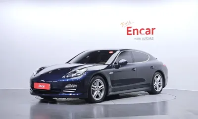 Porsche Panamera · 2011 год