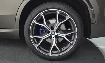 BMW X5 2025, 11398 км, за 81725.09 USD - фото 21
