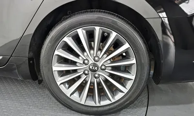 Kia K7 2016, 87221 км, за 8130.62 USD