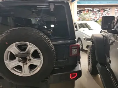 Jeep Wrangler 2021, 59500 км, за 38227.63 USD - фото 7