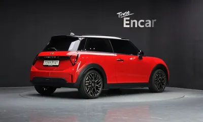 MINI Cooper 2025, 6963 км, за 21788.06 USD