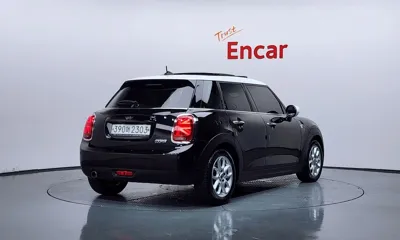 MINI Cooper 2020, 169023 км, за 6833.88 USD