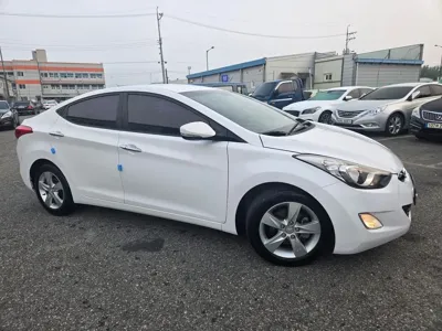 Hyundai Avante 2013, 136000 км, за 3931.99 USD