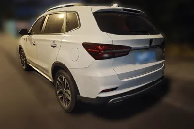 Roewe RX5 2016, 165100 км, за 4247 USD
