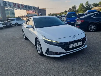 Hyundai Avante 2021, 108767 км, за 8923.86 USD