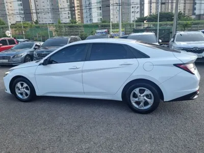 Hyundai Avante 2021, 108767 км, за 8923.86 USD