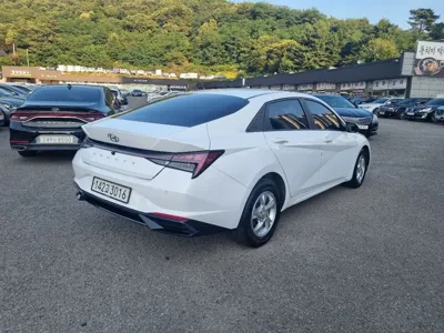 Hyundai Avante 2021, 108767 км, за 8923.86 USD