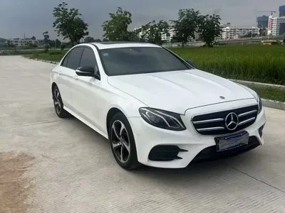 Mercedes-Benz E-Class 2018, 50000 км, за 21971.56 USD