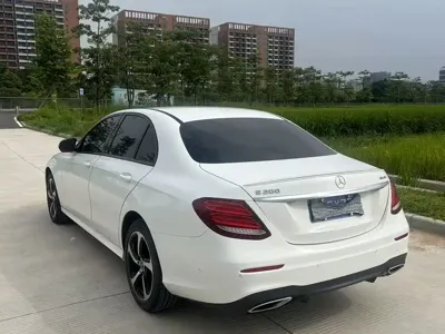 Mercedes-Benz E-Class 2018, 50000 км, за 21971.56 USD