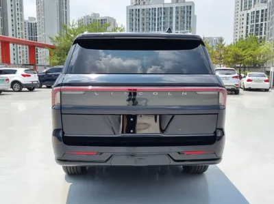 Lincoln Navigator 2026, 129 км, за 183799.4 USD