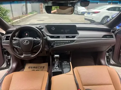 Lexus ES 2020, 85000 км, за 24984.8 USD